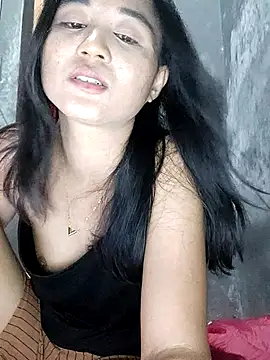 Snapshot of Rayya_4yy chatting on 07-18-26, 07:28 Rayya 4yy online show from 07-18-26, 07:28