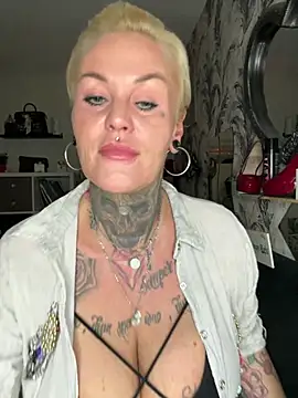 Snapshot of InkedMissLaBaehm chatting on 07-26-26, 10:16 InkedMissLaBaehm online show from 07-26-26, 10:16