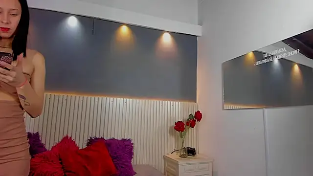 Snapshot of House_ofsofia chatting on 07-11-26, 11:50 House ofsofia online show from 07-11-26, 11:50