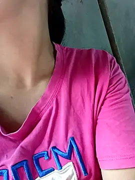 Snapshot of hoahoa99 chatting on 06-17-26, 03:31 hoahoa99 online show from 06-17-26, 03:31