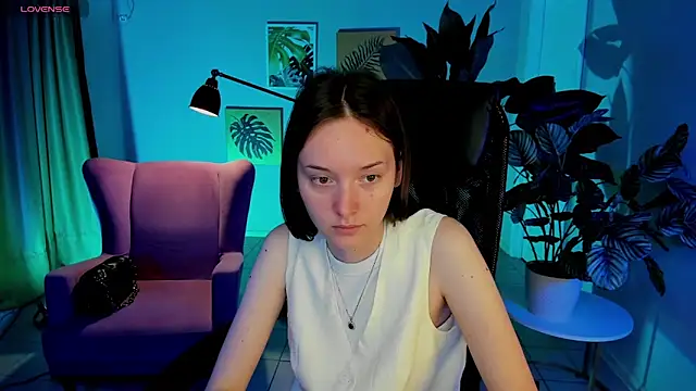 Snapshot of Eva_Leeee chatting on 06-21-26, 05:21 Eva Leeee online show from 06-21-26, 05:21