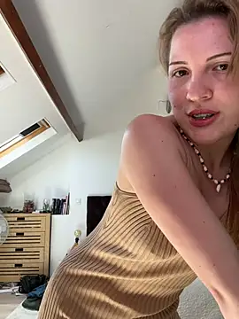 Snapshot of blanchevalmont chatting on 06-17-26, 01:56 blanchevalmont online show from 06-17-26, 01:56