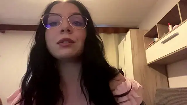 LucyHotelling online show from 07-06-26, 05:59