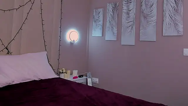 Lola lovesss online show from 06-25-26, 05:12