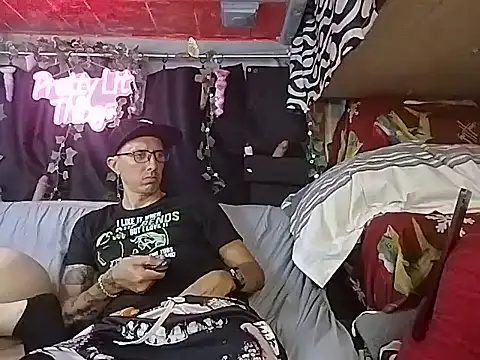 TuzdayG online show from 06-23-26, 03:10