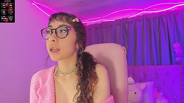 Sarah Moon1 online show from 07-10-26, 03:44