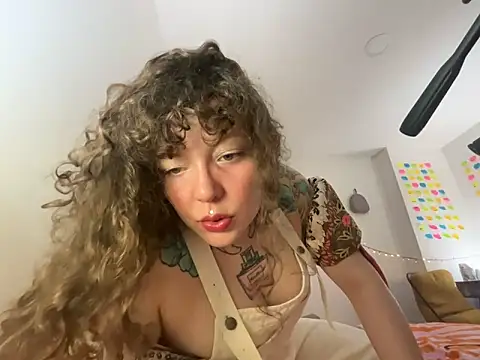 Snapshot of antonellastonnn chatting on 06-14-26, 08:11 antonellastonnn online show from 06-14-26, 08:11