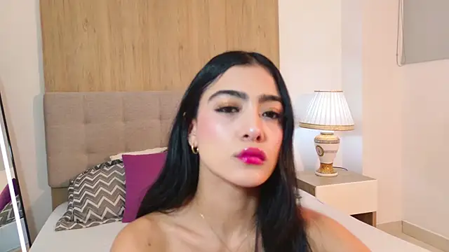 MaluCortes online show from 06-25-26, 02:21
