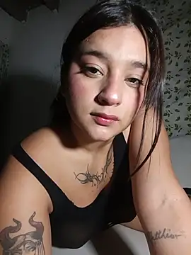 Mia everlyn online show from 06-23-26, 04:54