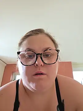 Ivy-Rose-xx online show from 07-19-26, 06:28