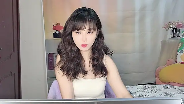Yesqiko online show from 06-17-26, 05:36