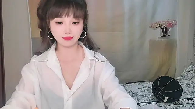 Yesqiko online show from 06-24-26, 02:49