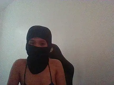 Snapshot of ellaloved chatting on 07-15-26, 08:19 ellaloved online show from 07-15-26, 08:19