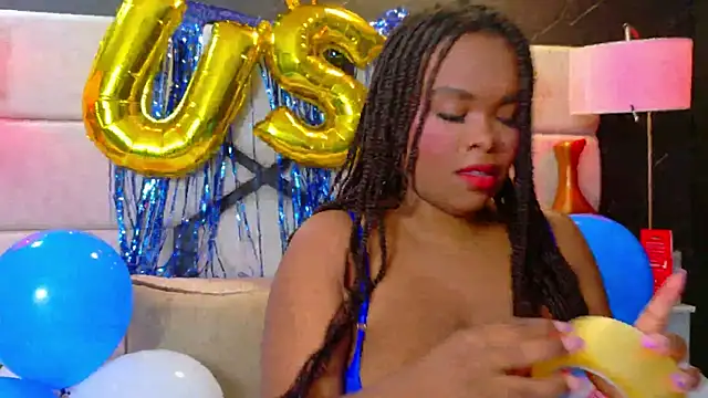 Snapshot of EbonyHenner chatting on 07-04-26, 12:33 EbonyHenner online show from 07-04-26, 12:33