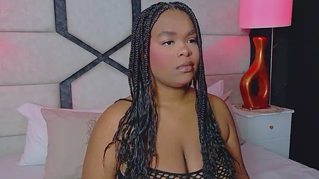 Snapshot of EbonyHenner chatting on 07-14-26, 12:00 EbonyHenner online show from 07-14-26, 12:00