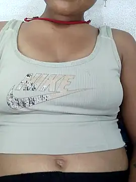 Snapshot of radha-ji1 chatting on 06-15-26, 04:31 radha-ji1 online show from 06-15-26, 04:31