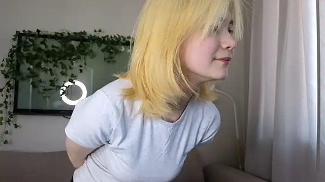 Emily Miu online show from 06-16-26, 02:58