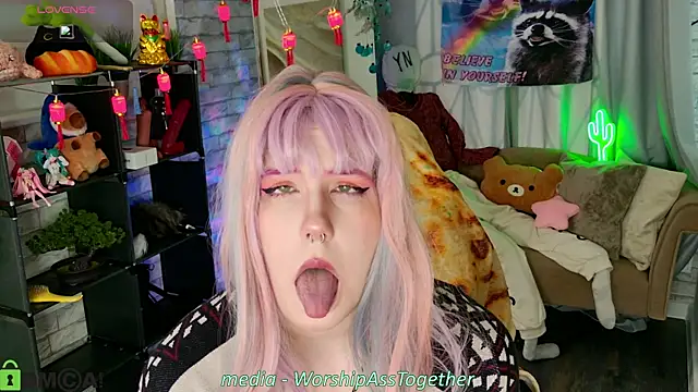 Snapshot of Candy-yeah chatting on 07-08-26, 01:10 Candy-yeah online show from 07-08-26, 01:10