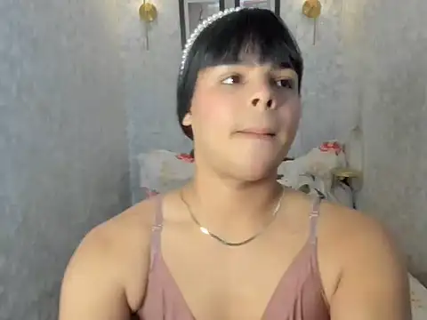 Snapshot of emily_rosue_ chatting on 07-09-26, 04:27 emily rosue online show from 07-09-26, 04:27
