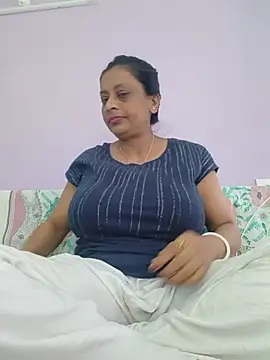 Snapshot of Hotstarx2 chatting on 06-16-26, 09:01 Hotstarx2 online show from 06-16-26, 09:01