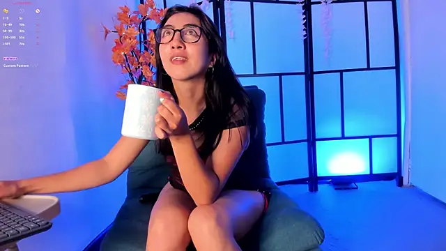 eimy castillo online show from 06-15-26, 03:03