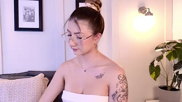 Alanna DH online show from 07-04-26, 07:42
