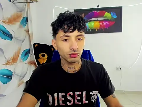 felix mSqueen online show from 06-17-26, 02:14