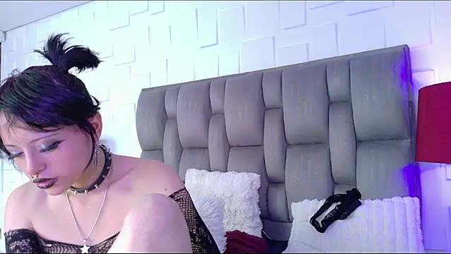 ViolettClay online show from 06-25-26, 05:17