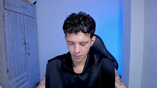 Snapshot of tylerrnova chatting on 06-20-26, 03:20 tylerrnova online show from 06-20-26, 03:20