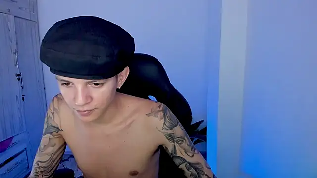 Snapshot of tylerrnova chatting on 07-11-26, 03:20 tylerrnova online show from 07-11-26, 03:20