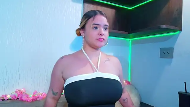 Snapshot of Lissa_monroe chatting on 06-27-26, 03:28 Lissa monroe online show from 06-27-26, 03:28