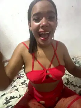 Snapshot of putifray17 chatting on 06-23-26, 01:14 putifray17 online show from 06-23-26, 01:14