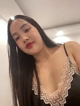 Lilyluta2000 online show from 06-18-26, 09:47