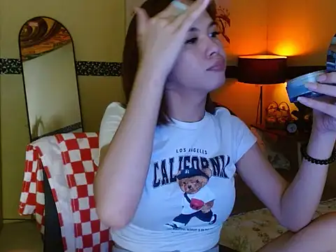 Snapshot of SweetTs4u chatting on 08-05-26, 09:23 SweetTs4u online show from 08-05-26, 09:23