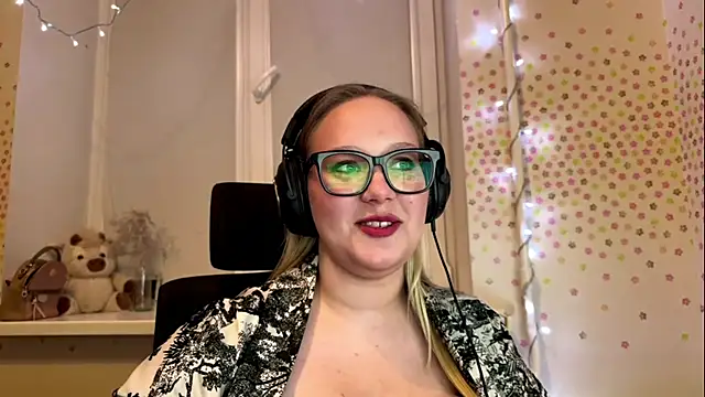 TashaDarm online show from 06-20-26, 07:27