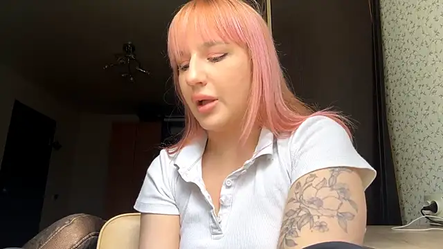 ZadaSnyder online show from 06-19-26, 07:12