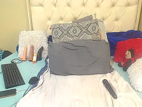 NoviaveeXXX online show from 06-30-26, 08:21