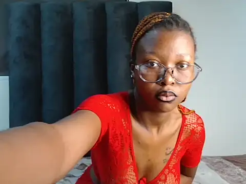 keutypie18 online show from 07-14-26, 04:17
