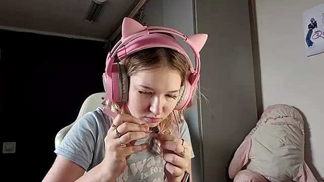 FunnyLila online show from 07-08-26, 04:17