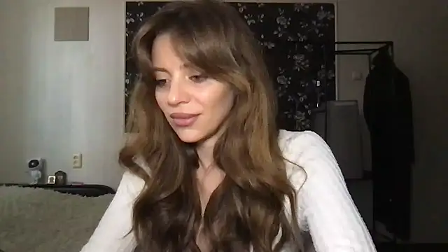 Snapshot of Solenne chatting on 06-28-26, 09:37 Solenne online show from 06-28-26, 09:37