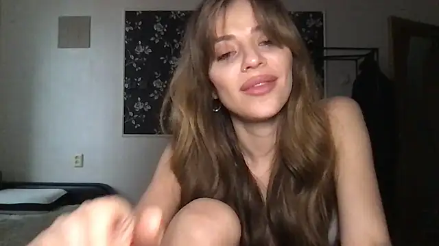 Snapshot of Solenne chatting on 07-04-26, 10:54 Solenne online show from 07-04-26, 10:54