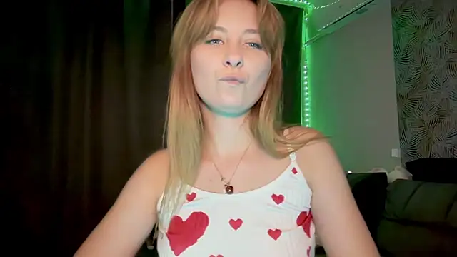 Luna Kissss online show from 07-16-26, 07:31