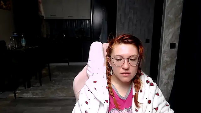 Reginasmilee online show from 03-28-26, 01:49