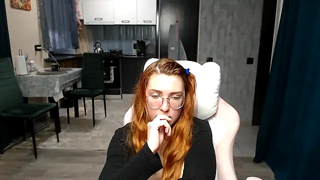 Snapshot of Reginasmilee chatting on 04-20-26, 02:53 Reginasmilee online show from 04-20-26, 02:53