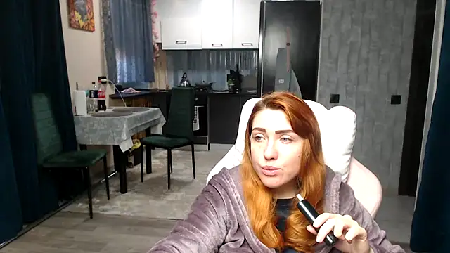 Snapshot of Reginasmilee chatting on 04-25-26, 03:09 Reginasmilee online show from 04-25-26, 03:09