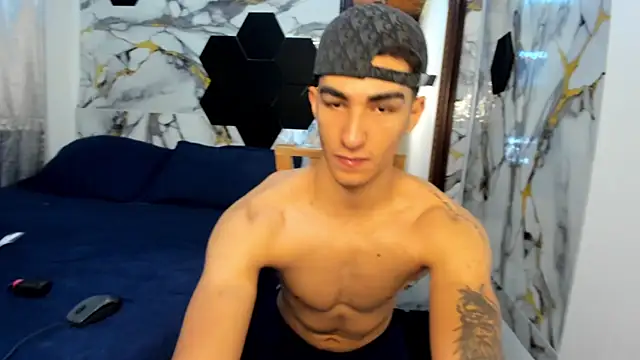 Goldendesirexx online show from 06-27-26, 06:57