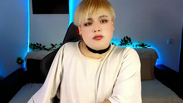 Snapshot of Princess_Diana2 chatting on 07-12-26, 07:27 Princess Diana2 online show from 07-12-26, 07:27