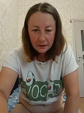 Snapshot of Karina2137 chatting on 06-29-26, 04:30 Karina2137 online show from 06-29-26, 04:30