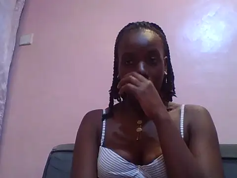 Snapshot of Thick_Me- chatting on 06-28-26, 04:02 Thick Me- online show from 06-28-26, 04:02