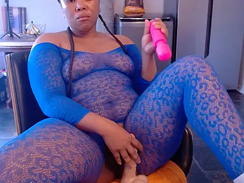 Snapshot of massiveBootymamasita chatting on 06-27-26, 07:57 massiveBootymamasita online show from 06-27-26, 07:57